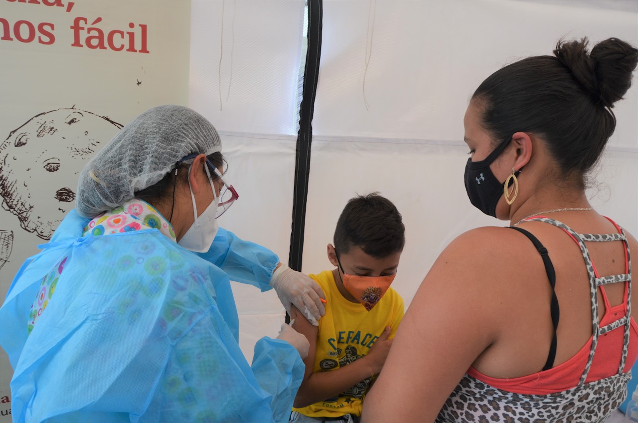 Se vacunan en La Merced