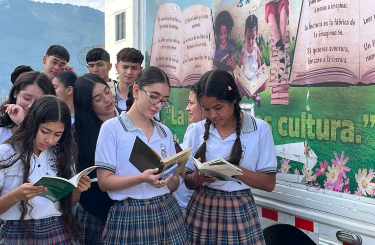 Nuevamente llega la librería móvil a La Merced