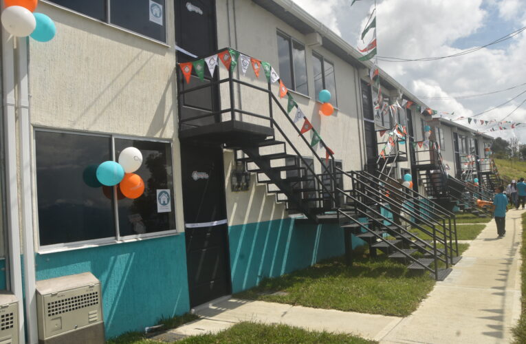 Viviendas nuevas para familias de escasos recursos